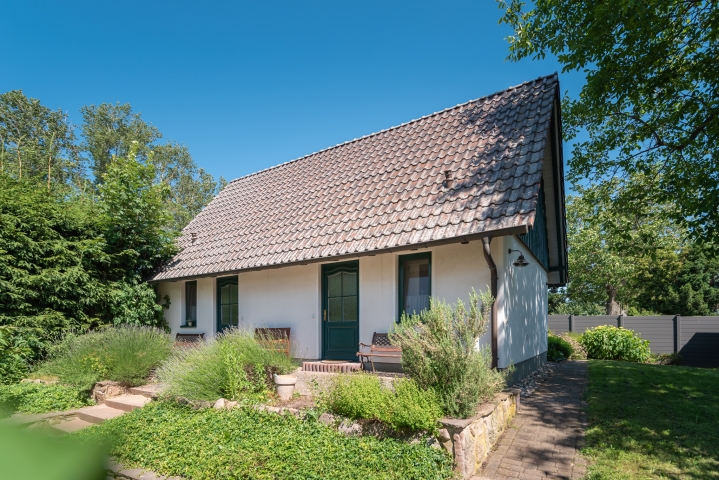 Gemütliche, kleine Haushälfte mit Terrasse für Hund und Herrchen