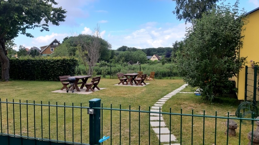 Gemeinschaftsgarten Fewo 1 bis 3. Komplett umzäunt. 
