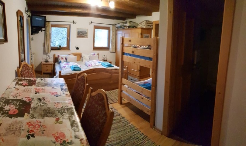 FeWo Eingang rechts Badezimmertür