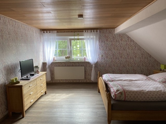 Schlafzimmer 1