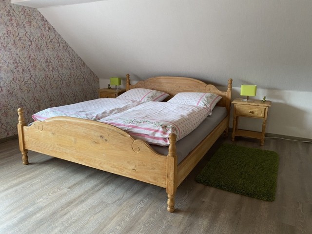 Schlafzimmer 1