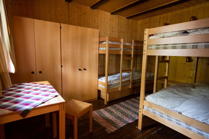 2. Schlafzimmer mit Stockbetten