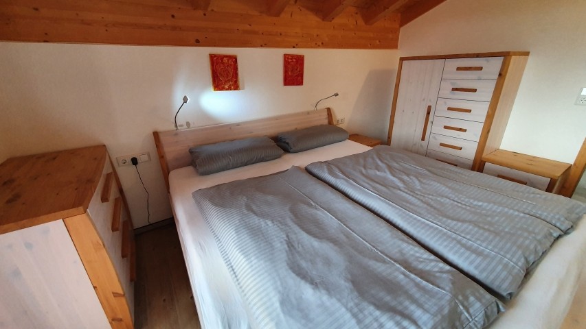 Schlafzimmer 2