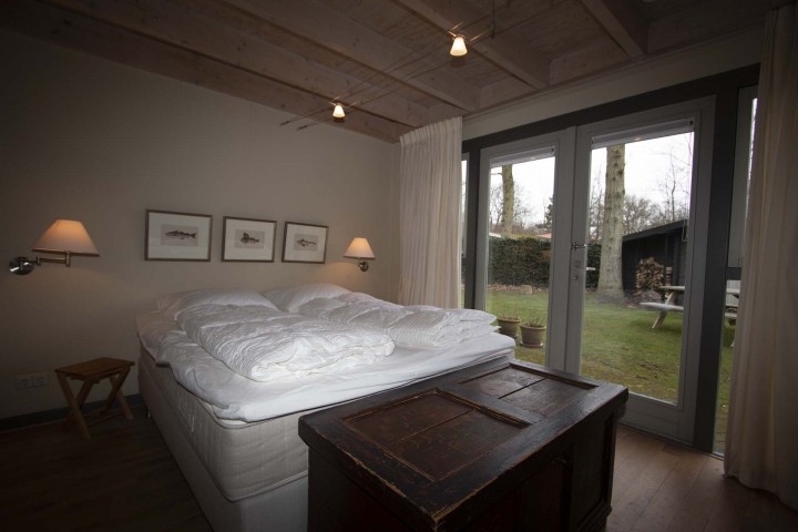 Schlafzimmer mit Doppelbett
