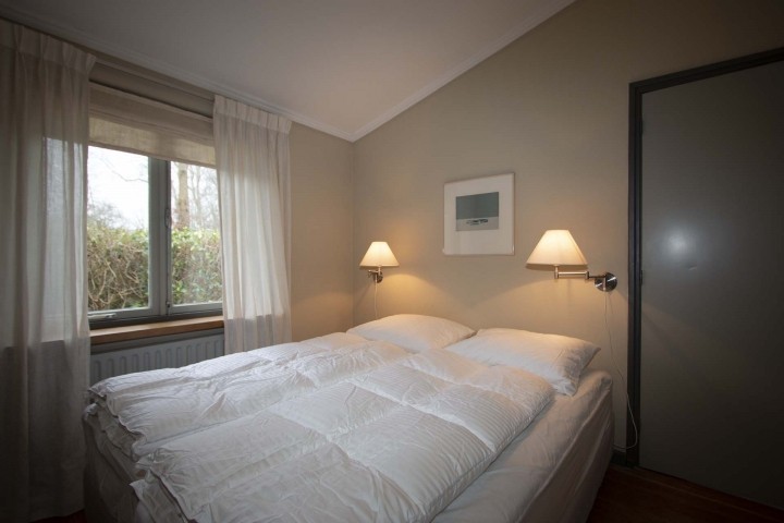 Schlafzimmer mit Doppelbett