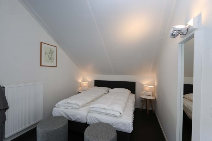 Schlafzimmer mit Doppelbett