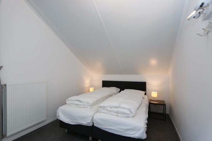 Schlafzimmer mit Doppelbett