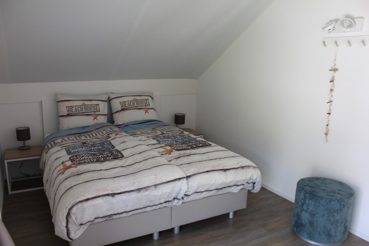 Schlafzimmer mit Doppelbett
