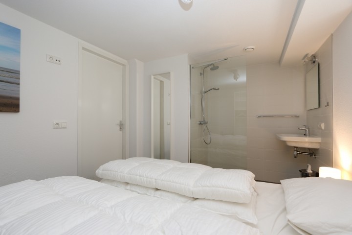 Schlafzimmer mit Doppelbett