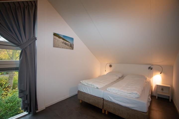 Schlafzimmer mit Doppelbett