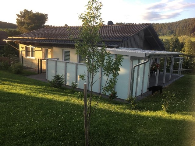 Bungalow mit Terrassenüberdachung 