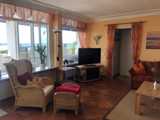 Multimedia (TV, Nintendo Wii mit Fitnessboard, DVD, Stereoanlage, DSL-Internet (W-LAN), etc.)