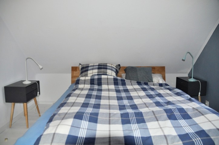 Schlafzimmer mit Doppelbett im OG