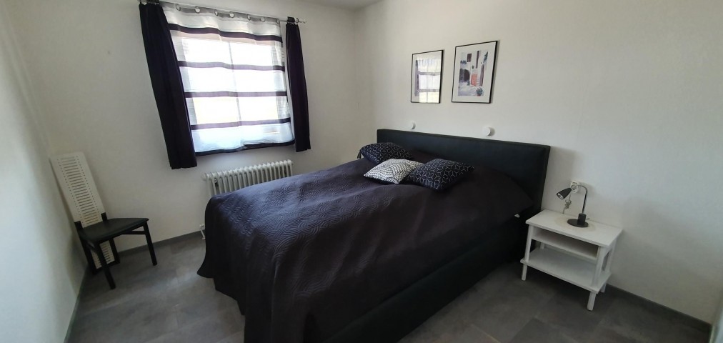 Erstes Schlafzimmer