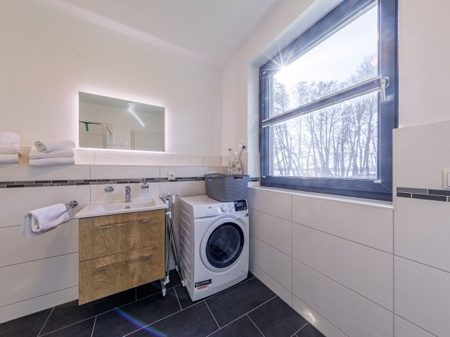 schone ferienwohnung mit terrasse und seitlichem seeblick