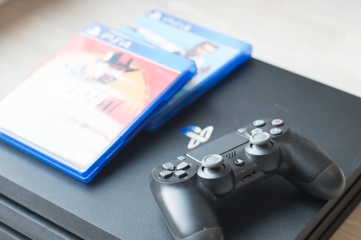 PS4 - Spielekonsole