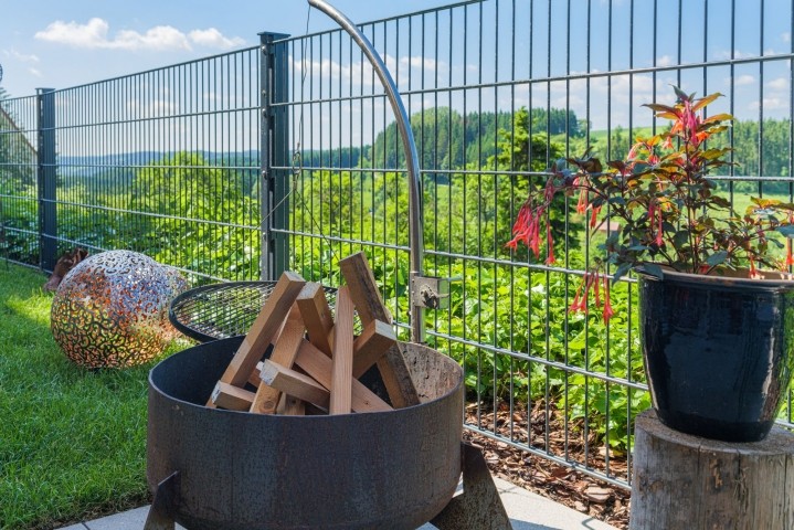 Außenbereich historisches Spital Terrasse