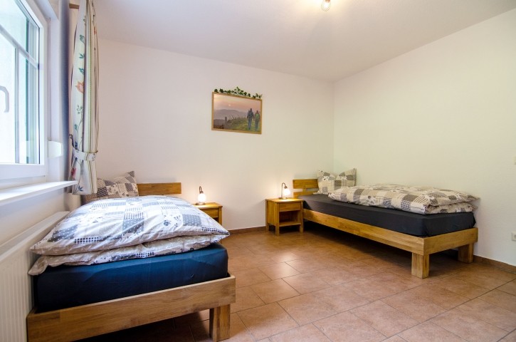 Schlafzimmer 1
