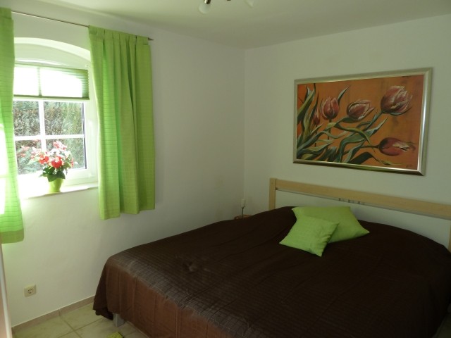 Schlafzimmer (EG)