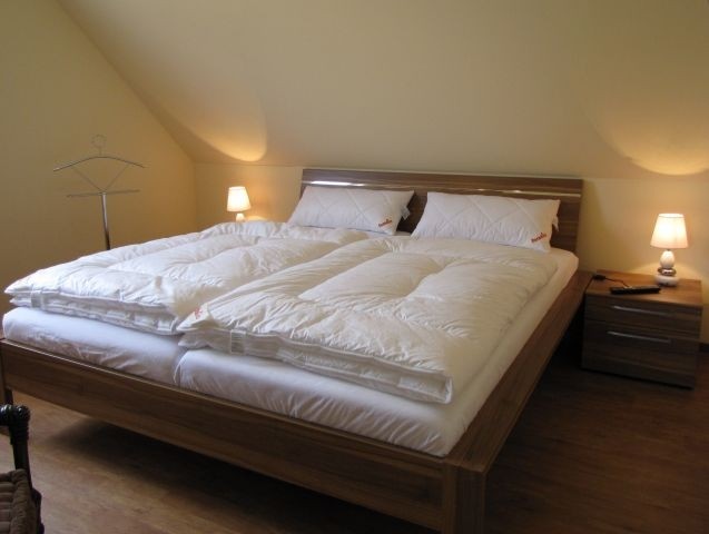 Schlafzimmer 1 im OG, Bett 180 x 200cm