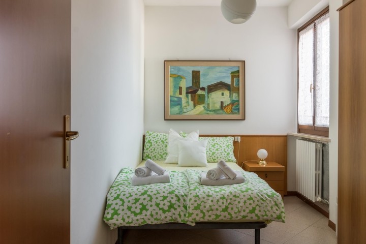 2. Schlafzimmer