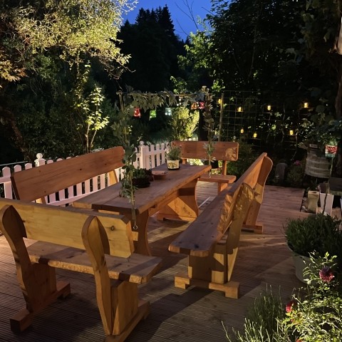 Auf der Terrasse kann man lauschige Sommerabende genießen