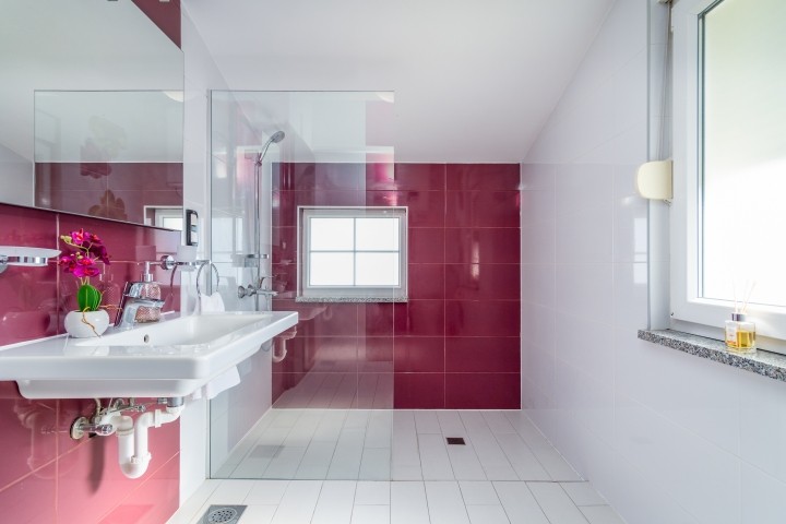 en-suite Badezimmer mit Dusche, sehr komfortabel 