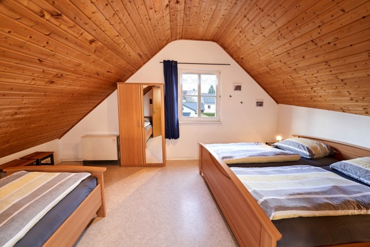 Fewo 2, Dreibettschlafzimmer
