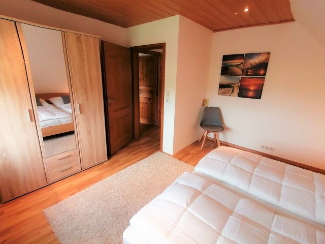 Schlafzimmer 2 OG