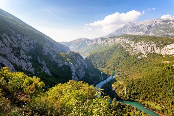 Zip-Line über dem Canyon des Flusses Cetina