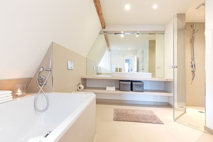 Badezimmer eins