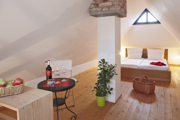 Das dritte Schlafzimmer befindet sich unter dem Dach