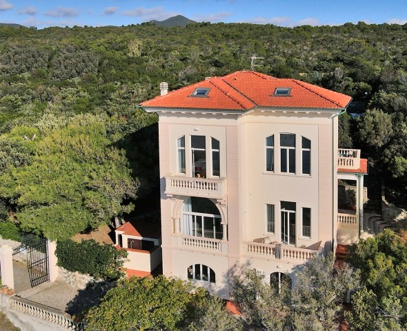Villa Sorriso vom Meer ausgesehen