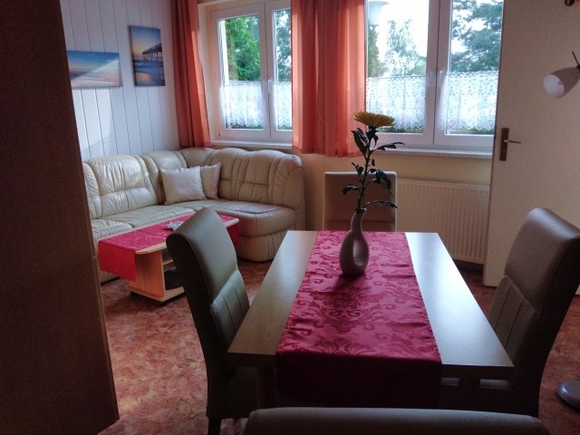 Essbereich mit Seeblick