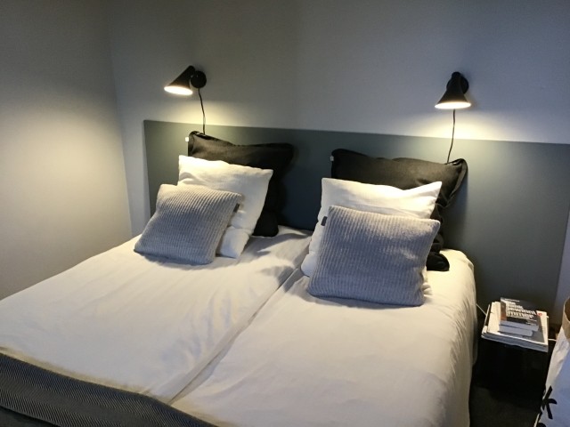 Das Bett steht nun unter der Empore