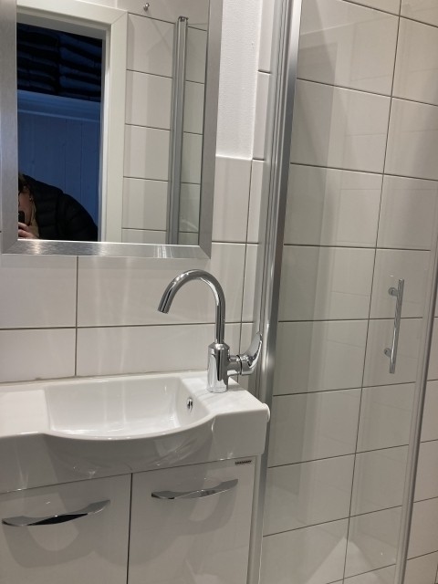 2. Bad mit Dusche