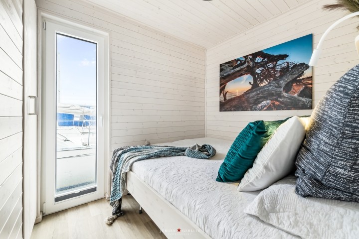 Schlafzimmer mit Doppelbett