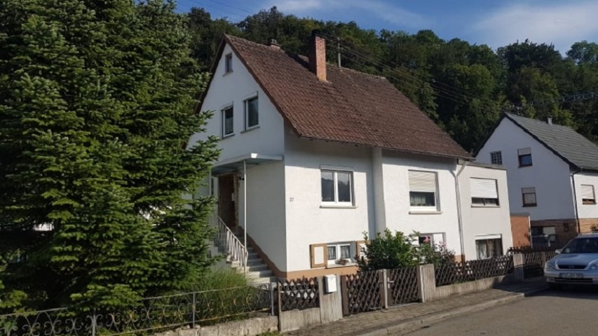 Hausansicht von der Strasse