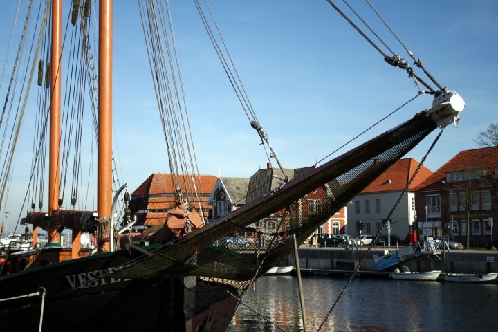 Windjammer im Hafen von Neustadt