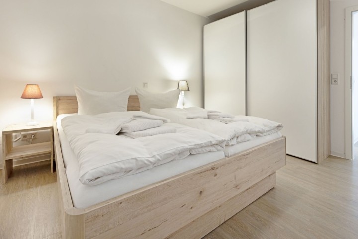 Schlafzimmer 1