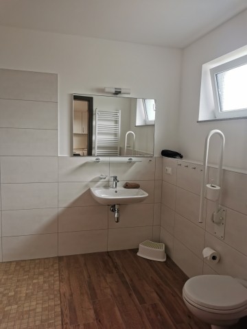 Behindertengerechtes Badezimmer