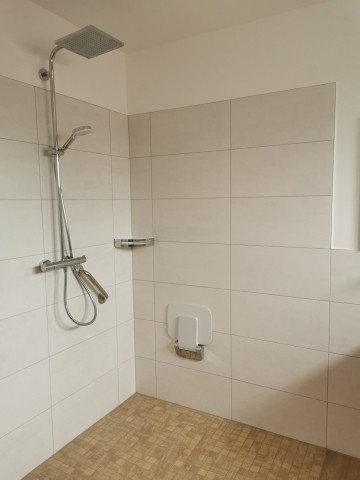 Regendusche mit Duschsitz