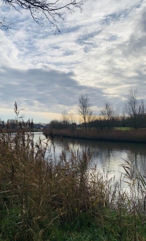 Kanal am Ortsrand