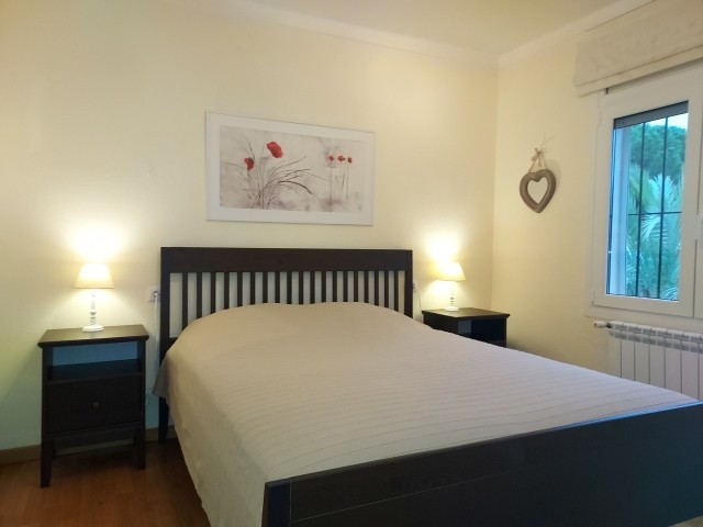 Schlafzimmer OG mit Doppelbett 1,60 x 2,00 m