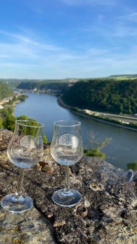 Weinprobe auf Burg Maus