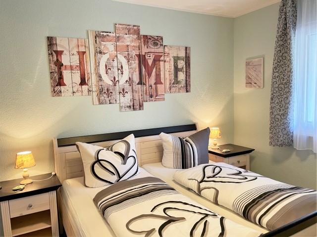 Schlafzimmer Erdgschoss