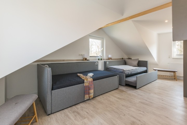 Schlafzimmer mit Ausziehbett
