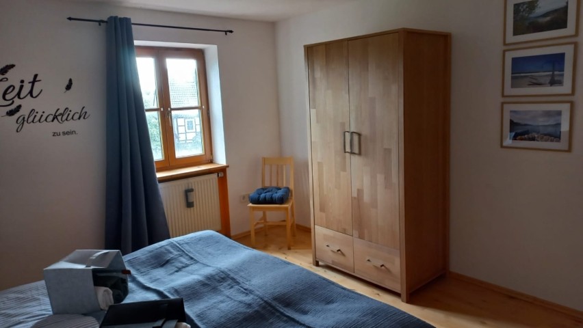 Schlafzimmer 1