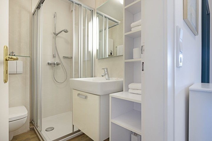 Badezimmer eins