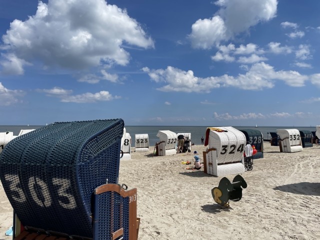 Strand mit eigener Strandkorb 